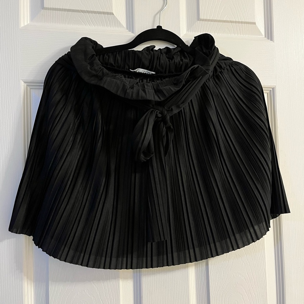 PLEATED BLACK WAIST TIE MINI A-LINE SKIRT